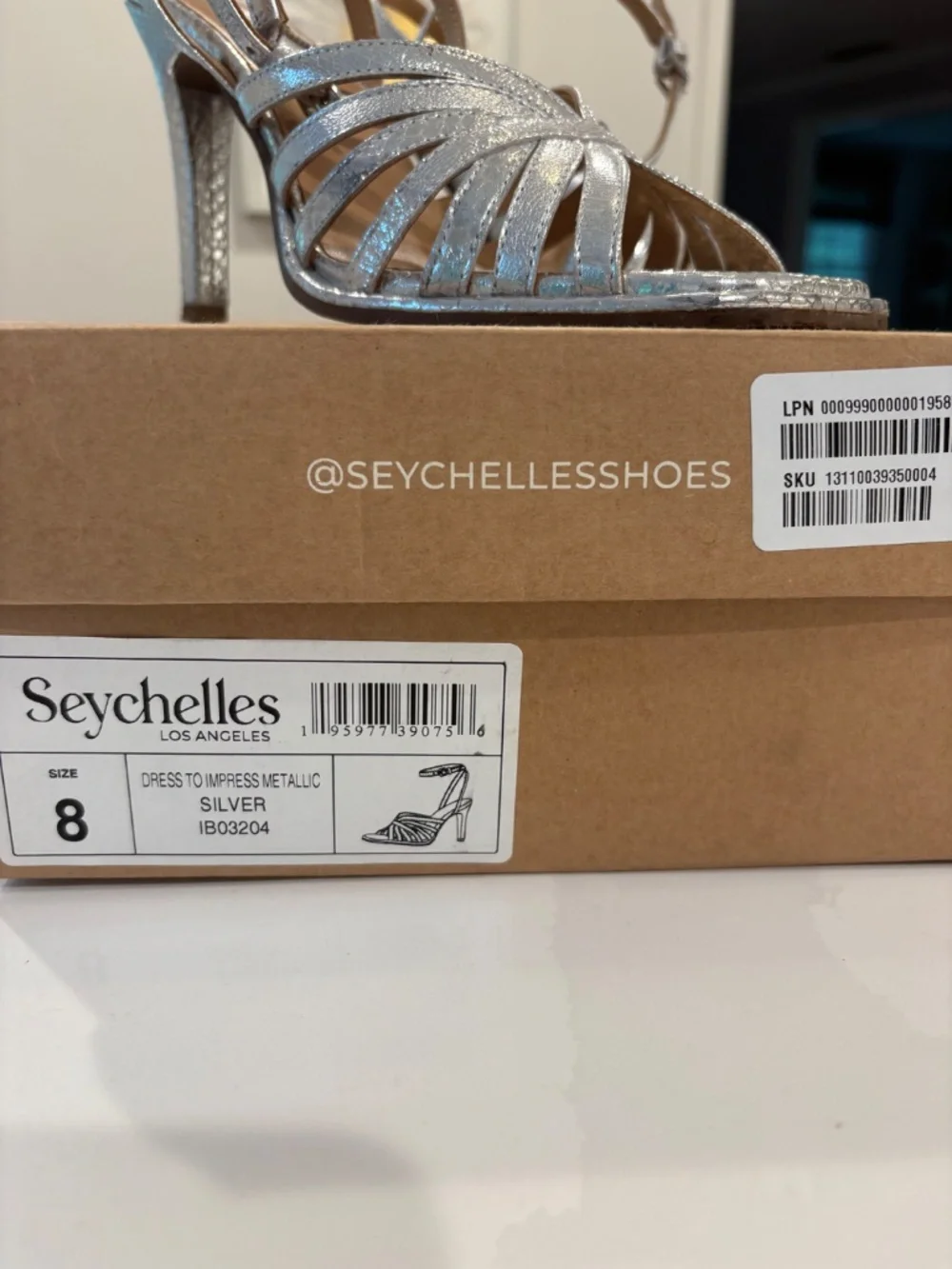 Seychelles silver elegant